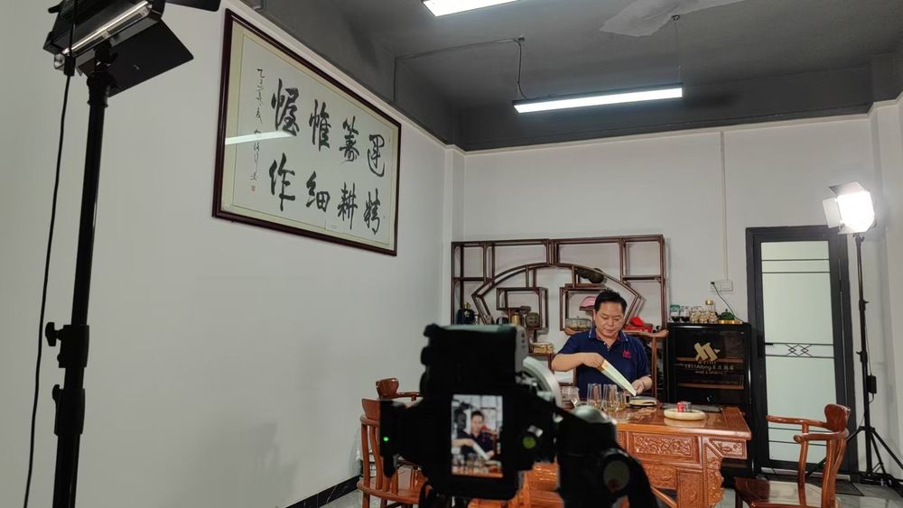 火凤凰自动焊接机械创始人IP内容拍摄现场