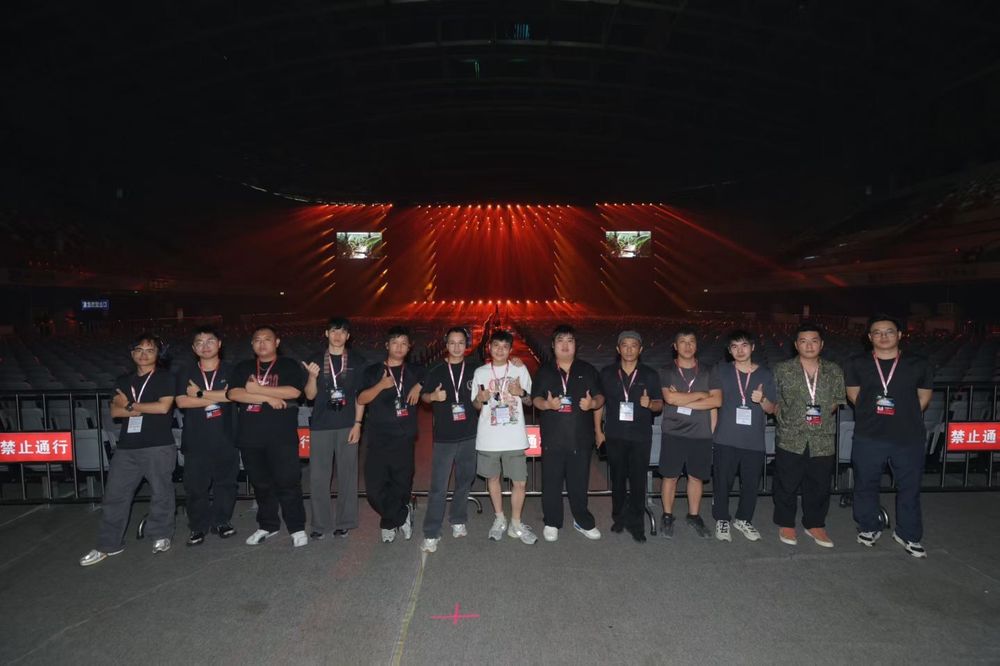 卓依婷广州演唱会睿影传媒现场拍摄团队工作照